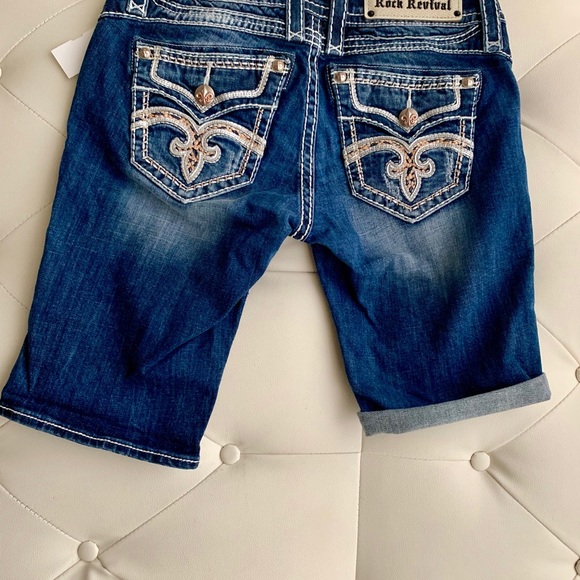 NWT! ROCK REVIVAL BERMUDA SHORTS RETAIL 198. - Picture 7 of 8